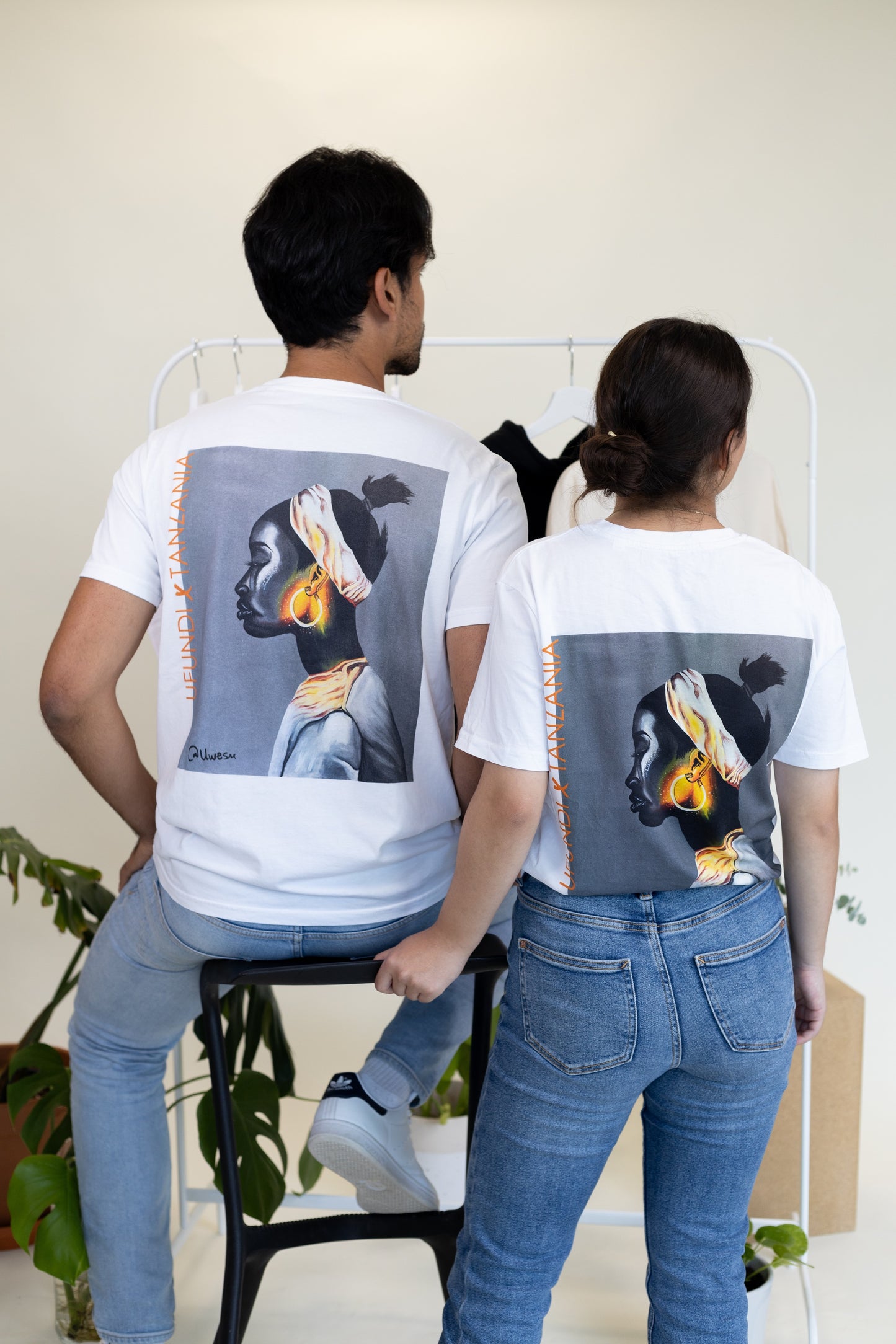'Funkeln' Basic T-Shirt
