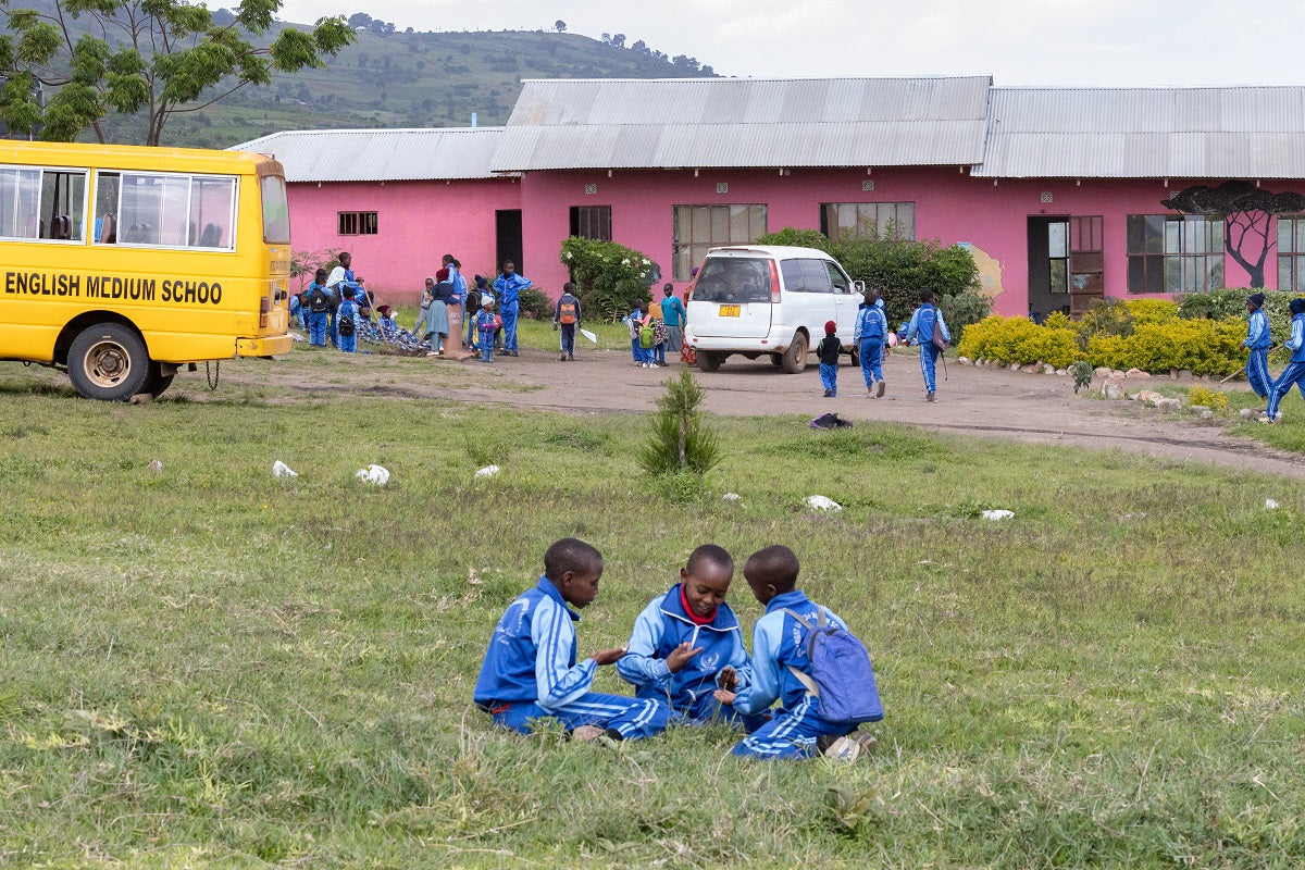 Man kann fast sagen, es ist eine Massai Schule, da sich die Leiter eben dieses Volk mit Bildung unterstützen wollen.